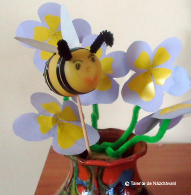 Albinuta - colaj. Bee craft ideas for children