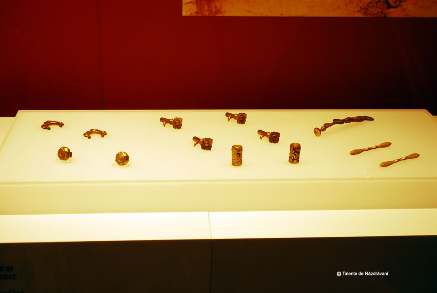 Accesorii pentru care si harnasament din bronz aurit Dinastia Han - 206 i.Ch. - 220 d.Ch.